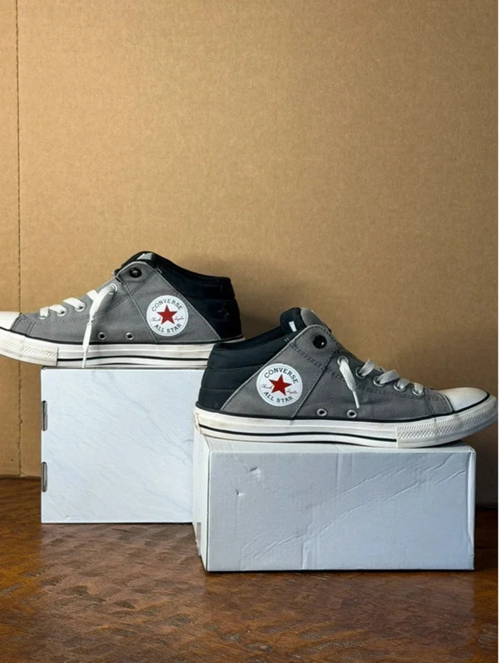 EUC -Converse Junior sz 6 Converse Chuck Taylor All Star Axel